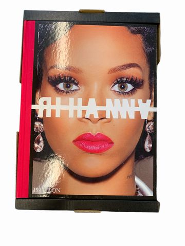 Queen Size Coffee Table Book-"Rihanna" w?Posters 17x13"
