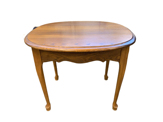 Oak Queen Anne-style side table, 24x27x22.25"