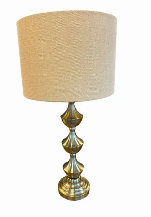 Goldtone lamp w/ tan burlap shade, 30" h
