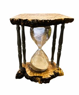 Live edge hourglass, 6x7x.5x7"