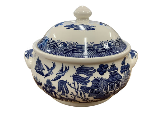 Churchill Blue Willow covered serving dish, 6.5" h, 7.25" diam.