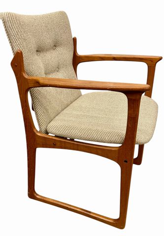 6 MCM Danish Vamdrup StolefabriK Teak Armchairs, H. 33 in. x W. 24 in. x 19.5 in