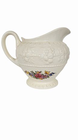 Wedgewood small pitcher 5"