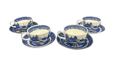 Set of 4 Blue Willow teacups, cup 3.75" diam., saucer 5 7/8" diam.