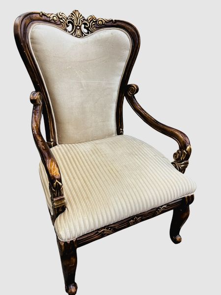 XL VIctorian Style Upholstered Chair, 29x47x32"