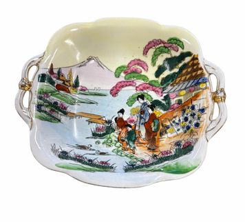 Japanese handpainted geisha girl porcelain bowl w/ handles, 8x7x2"
