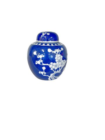 Oriental Ginger Jar Blue/White 6"