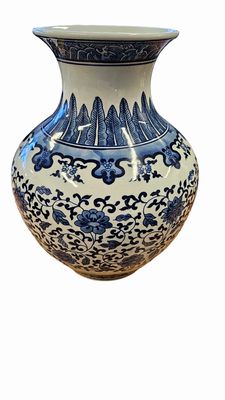 Ballard Desgn Blue/Whte Chinoiserie Vase 11.5Hx 9>5Daim