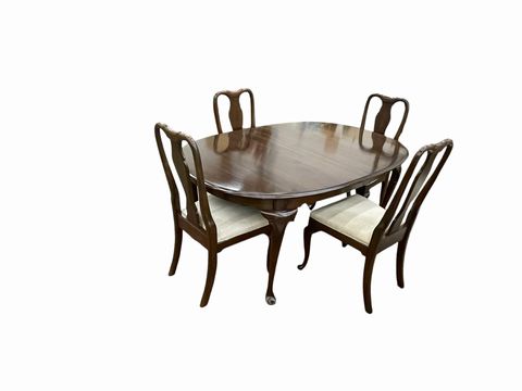 Dining Table & 4 Chairs, (T)43.5x65", (C)19x17.5x39.5"