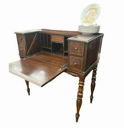 Vintage slant-top mahogany spinet desk, 37.25" h, 36" w, 18.75" d
