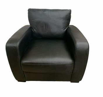 Natuzzi black leather club chair, 37.5x23x35"