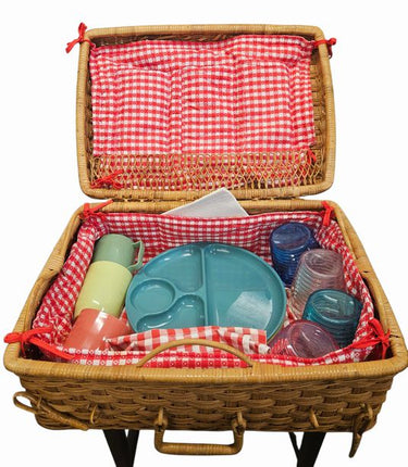 MCM Wicker Picnic Basket, Liner+Cloth, 4 PLates, Glasses, Cups 8hx13x19
