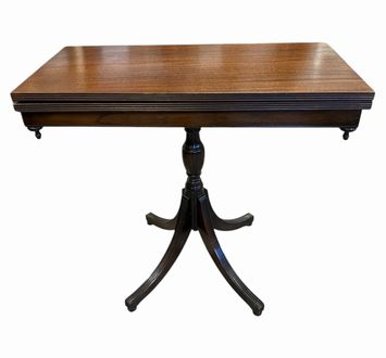 Mahogany pedestal flip-top game table, 30x30x27" h