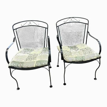 Vintage Woodard wrought iron mesh patio set: table (28.5" h, 36" diam.) & 4 armc