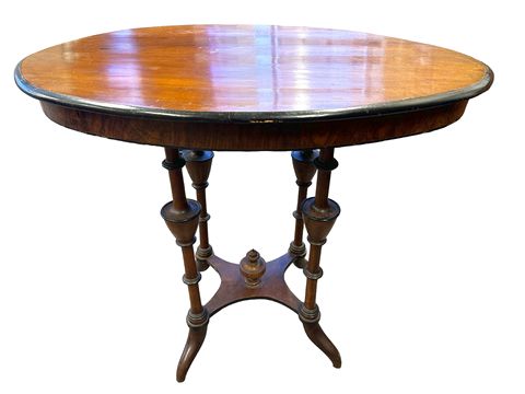 Victorian Oval Accent Table, 28.5x22x34"