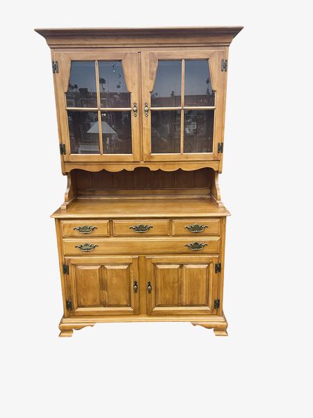 Taylor Jamestown Buffet/Hutch Maple, 73x44x19.75"