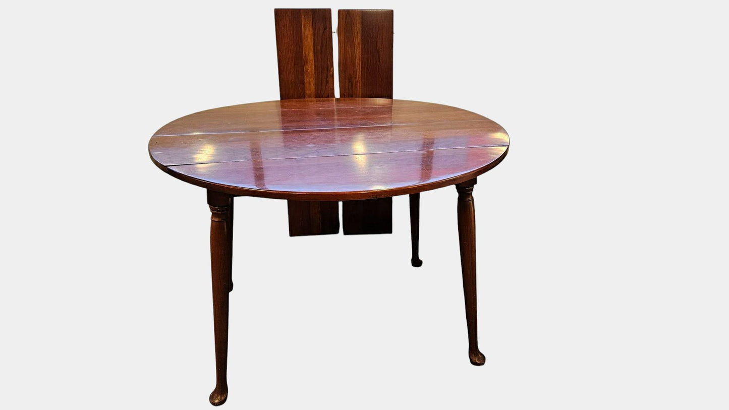 Pennsylvania House, Round 42" Cherry Table w 2 Leaves to 69"L