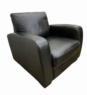 Natuzzi black leather club chair, 37.5x23x35"