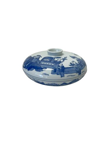 Asian lidded porcelain dish, blue/white, 7.25Dx3.75H