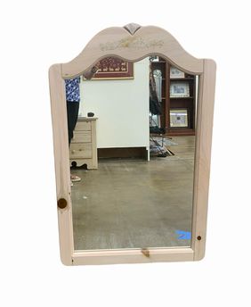 Pennsylvania House mirror in pickled pine frame, 28.5x45"