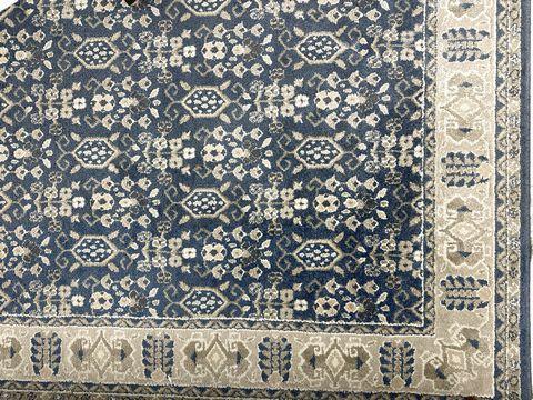 Blue/gray/white rug, 91x63