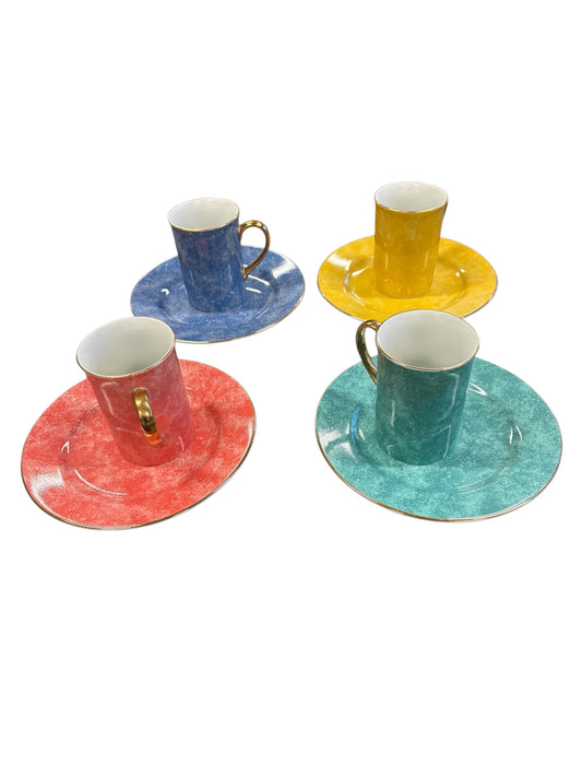 Set of 4 different colored plates (8" diam.) w/ matching mugs