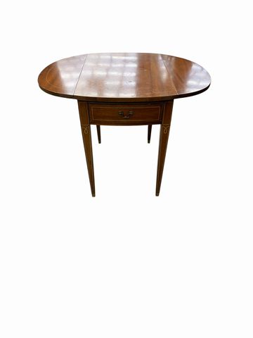 Federal Style Pembroke Drop Leaf Table  25x18"- W35"w/drop leaves