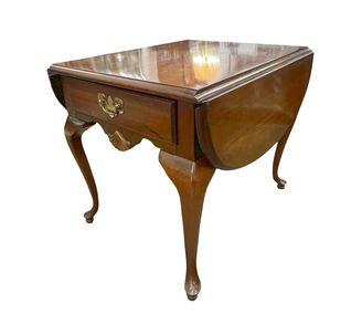 American Drew queen anne-style cherry drop-leaf end table, 23H 21.5-38W 26D