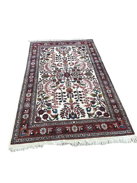 Oriental Style Wool Rug (Cream/Coral/Green), 72x109"