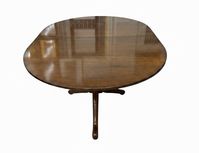 Kittinger Georgian-style oval solid mahogany double pedestal dining table, 28.5"