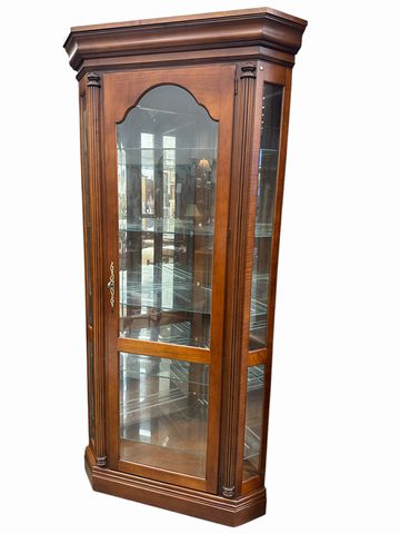 Corner curio cabinet w/touch lighting, 39x20x78