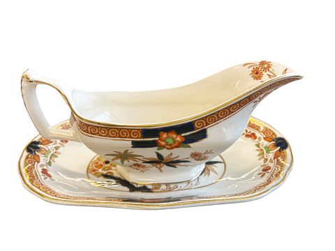 1920s "Kenya" Woods Ware (England) gravy boat (3.5" h x 8" w x 2.5" d) w/ underp