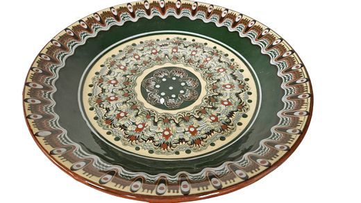 Bularia Green/Tan Serving Dish 11"Diam