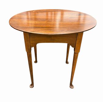 Oval Queen Anne-style side table, 28x22x26"