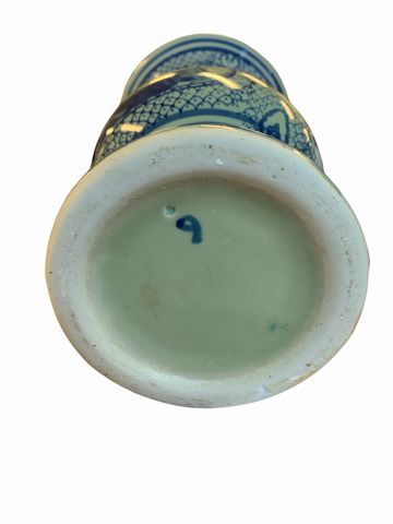 Vintage Chinese Blue & White Porcelain Yen-yen Style Vase 10x5"