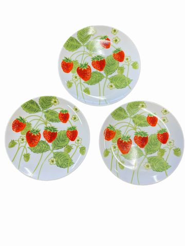 Set of 3 Fitz & Floyd strawberry plates, 7.5D