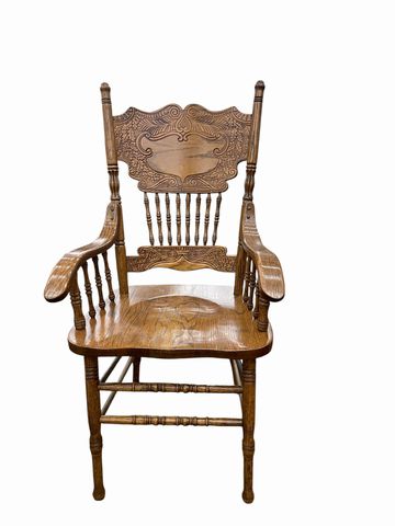 Set of 6 oak pressed back dining chairs, 2 arm/4 side