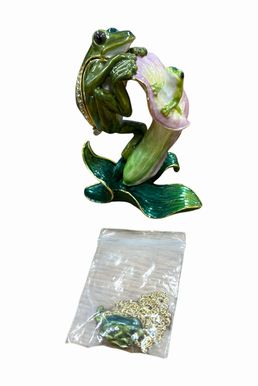 Kingspoint Designs frog trinket box w/ necklace, 3.5" h