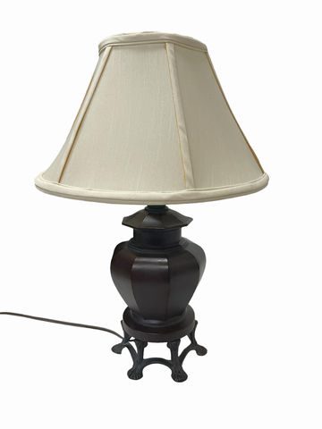 Brown metal Asian-style table lamp, 17.25"H