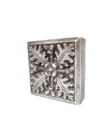 Gray Flower-Patterned Wall Tile 8x8x3"